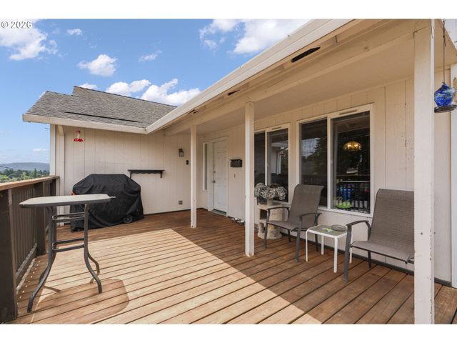 506 CHURCH St, Kelso, WA 98626