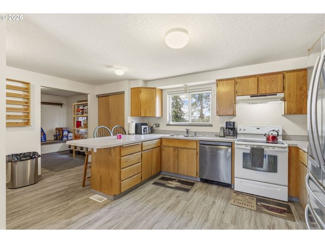 506 CHURCH St, Kelso, WA 98626