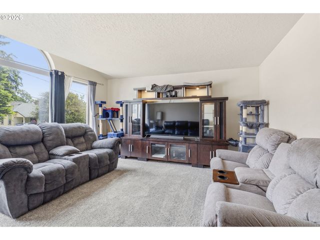506 CHURCH St, Kelso, WA 98626