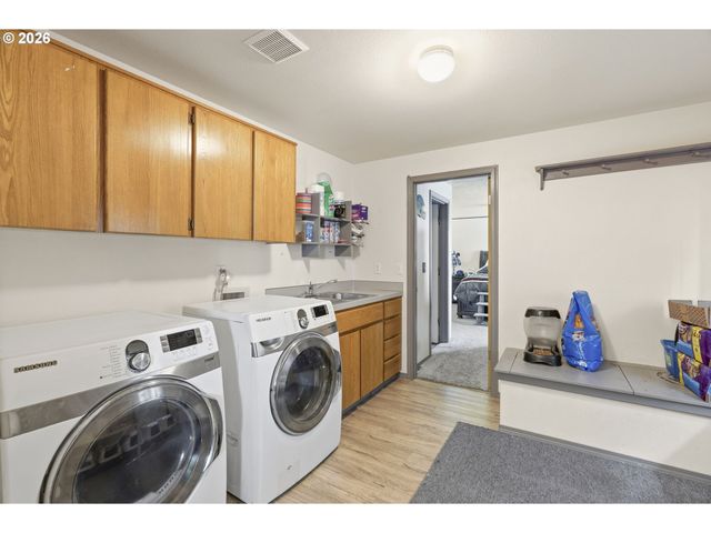 506 CHURCH St, Kelso, WA 98626