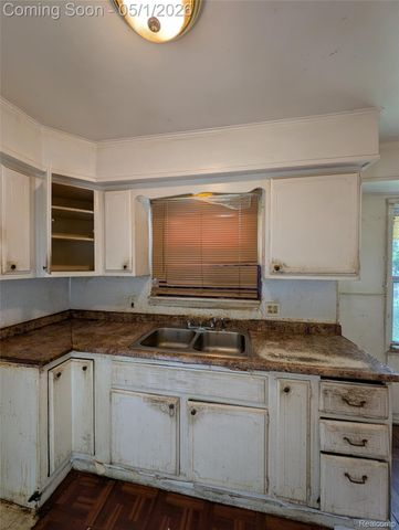 20505 Hamburg Street, Detroit, MI 48205