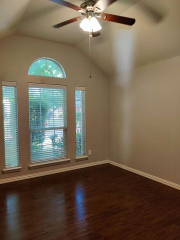 204 Bayfield Drive, Mansfield, TX 76063