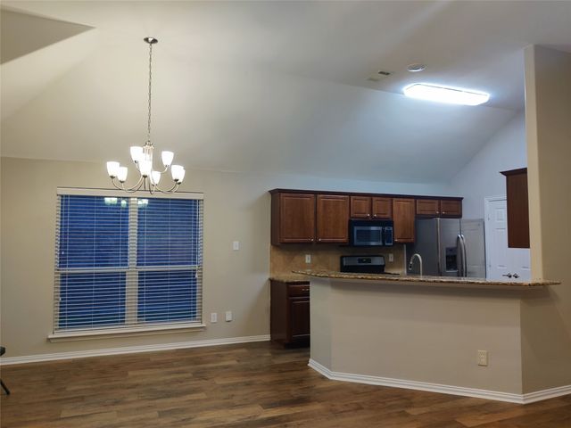 204 Bayfield Drive, Mansfield, TX 76063