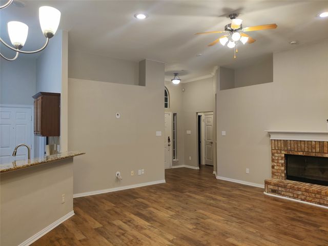 204 Bayfield Drive, Mansfield, TX 76063