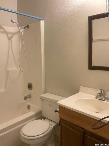 8833 Meadow Range, San Antonio, TX 78250