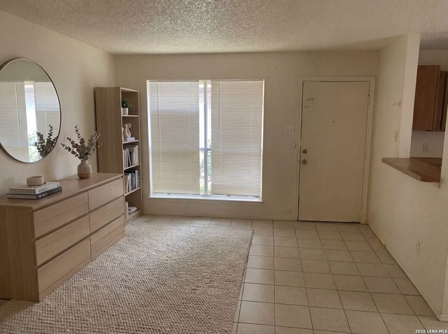 8833 Meadow Range, San Antonio, TX 78250