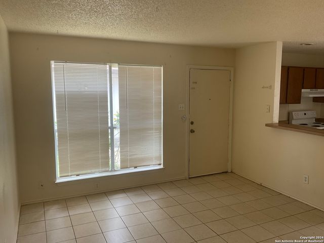 8833 Meadow Range, San Antonio, TX 78250