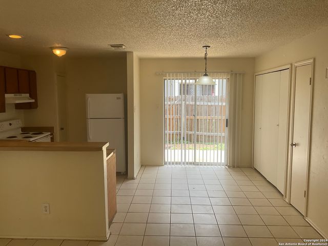 8833 Meadow Range, San Antonio, TX 78250