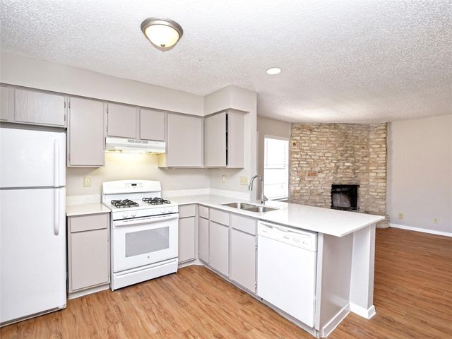 301 Algerita DR D, Georgetown, TX 78628