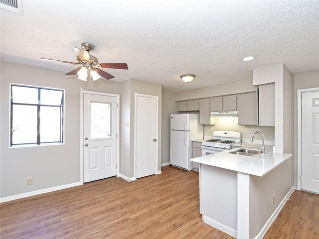 301 Algerita DR D, Georgetown, TX 78628