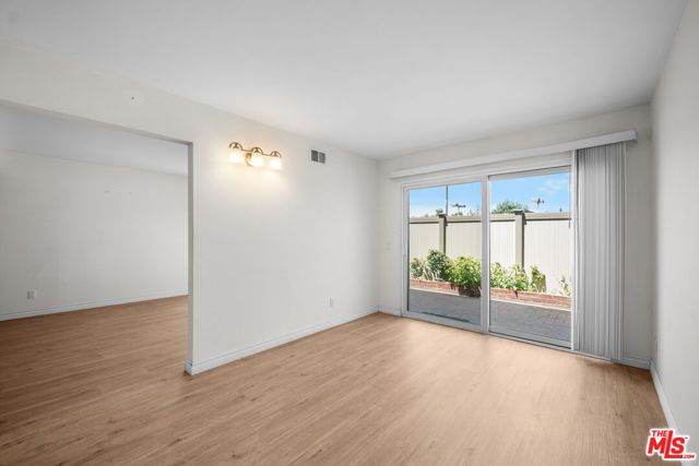 12334 Runnymede Street 5, Los Angeles, CA 91605