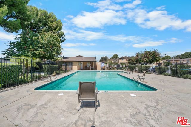 12334 Runnymede Street 5, Los Angeles, CA 91605