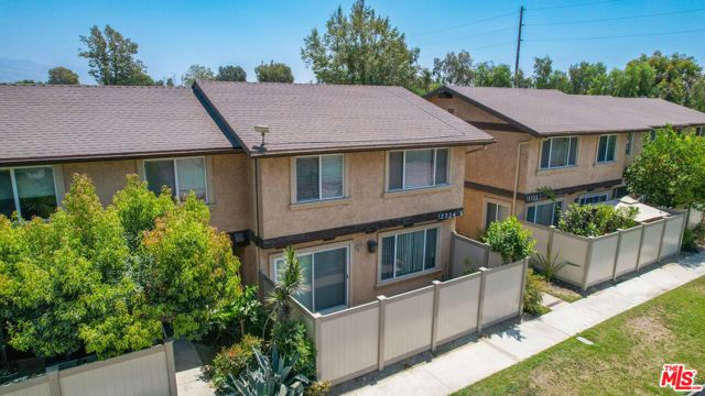 12334 Runnymede Street 5, Los Angeles, CA 91605