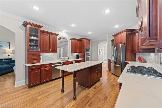 225 Heatherwood Drive, Winston-salem, NC 27107