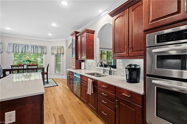 225 Heatherwood Drive, Winston-salem, NC 27107
