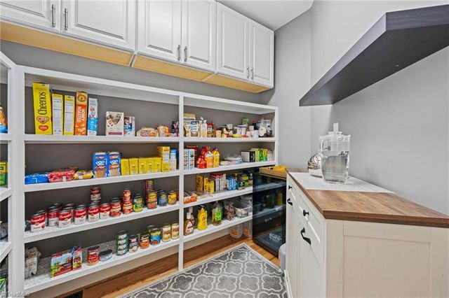 225 Heatherwood Drive, Winston-salem, NC 27107