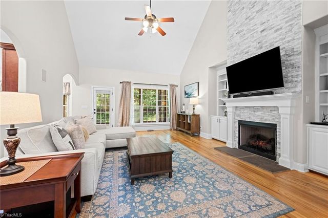 225 Heatherwood Drive, Winston-salem, NC 27107
