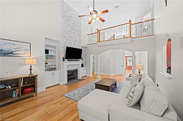 225 Heatherwood Drive, Winston-salem, NC 27107