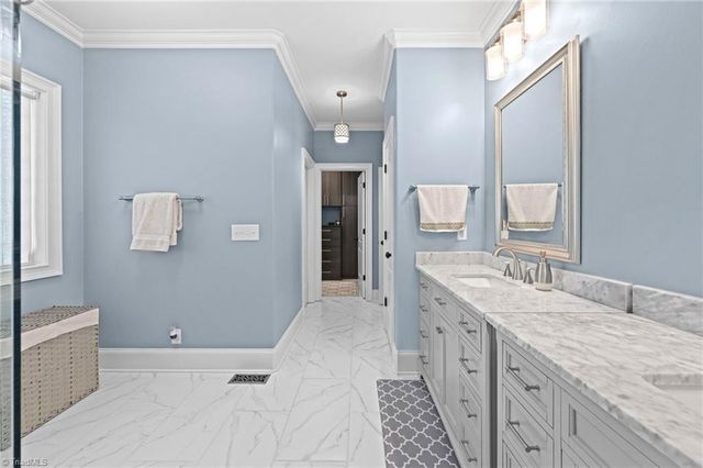 225 Heatherwood Drive, Winston-salem, NC 27107