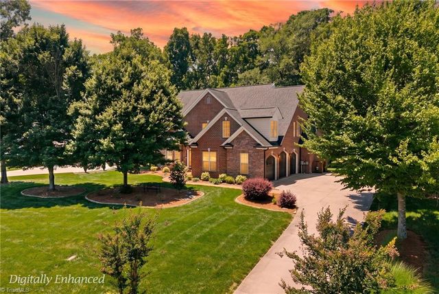 225 Heatherwood Drive, Winston-salem, NC 27107