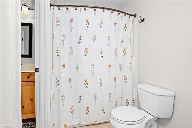 225 Heatherwood Drive, Winston-salem, NC 27107