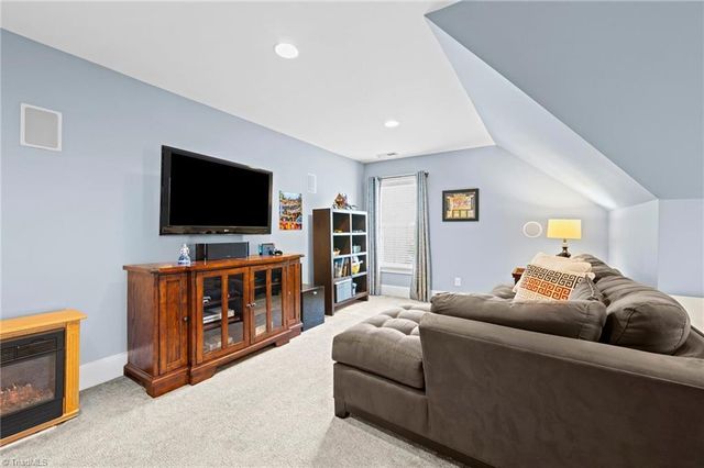225 Heatherwood Drive, Winston-salem, NC 27107