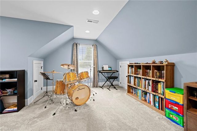 225 Heatherwood Drive, Winston-salem, NC 27107