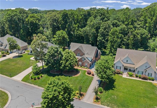 225 Heatherwood Drive, Winston-salem, NC 27107