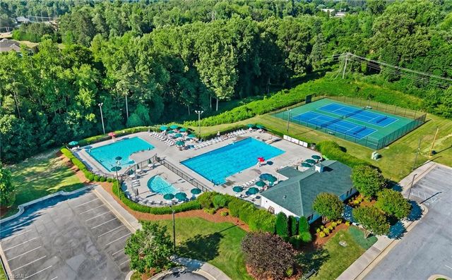 225 Heatherwood Drive, Winston-salem, NC 27107
