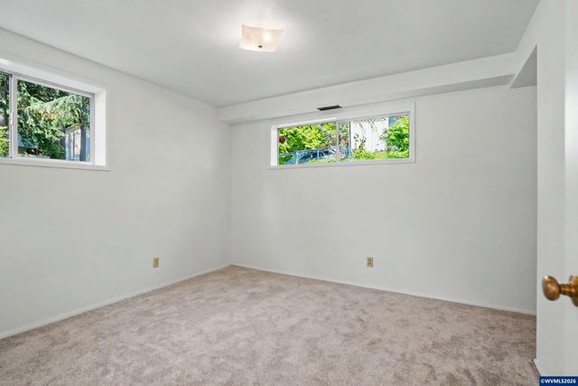 3157 NW Norwood Dr, Corvallis, OR 97330