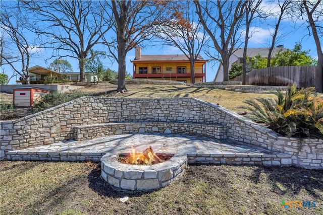 418 County Road 119a, Kingsland, TX 78611
