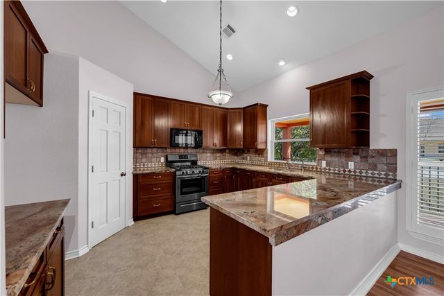 418 County Road 119a, Kingsland, TX 78611