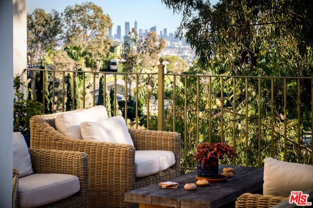 7050 La Presa Drive, Los Angeles, CA 90068