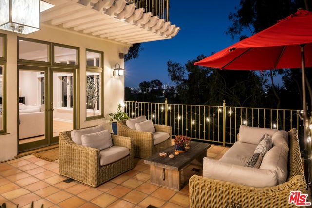7050 La Presa Drive, Los Angeles, CA 90068