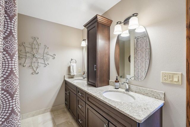 306 W Juniper DRIVE, Grafton, WI 53024