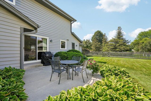 306 W Juniper DRIVE, Grafton, WI 53024