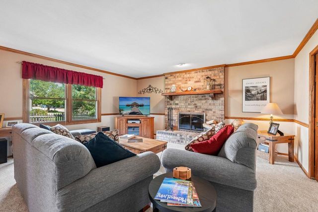 306 W Juniper DRIVE, Grafton, WI 53024