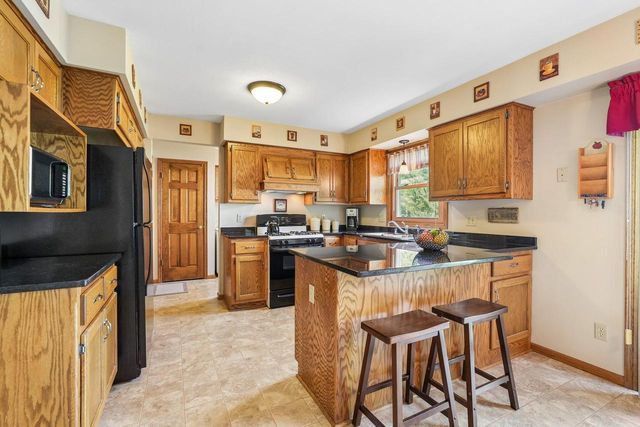 306 W Juniper DRIVE, Grafton, WI 53024