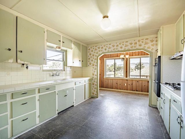 35 Sycamore Street, Watsonville, CA 95076