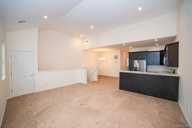 6 Sophia Court, West Babylon, NY 11704