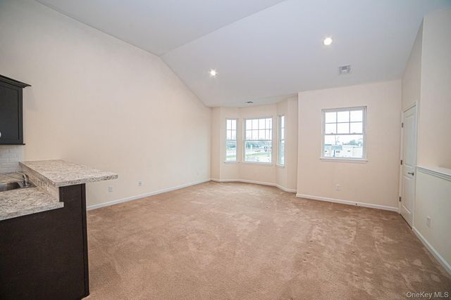 6 Sophia Court, West Babylon, NY 11704