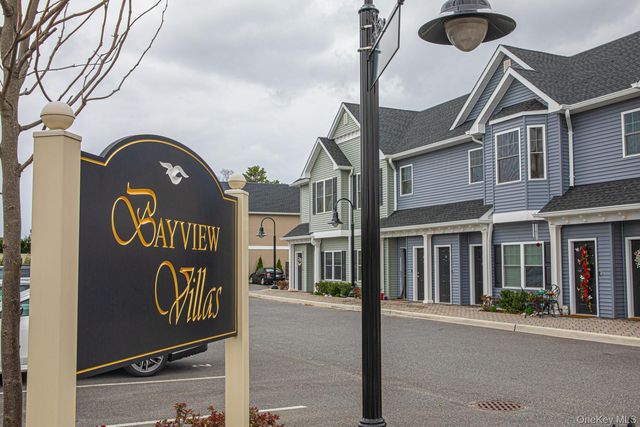 6 Sophia Court, West Babylon, NY 11704