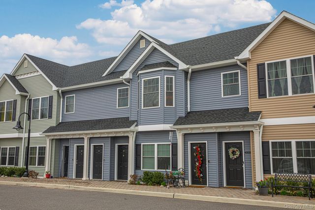 6 Sophia Court, West Babylon, NY 11704