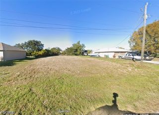 2203 NE 21st PL, Cape Coral, FL 33909
