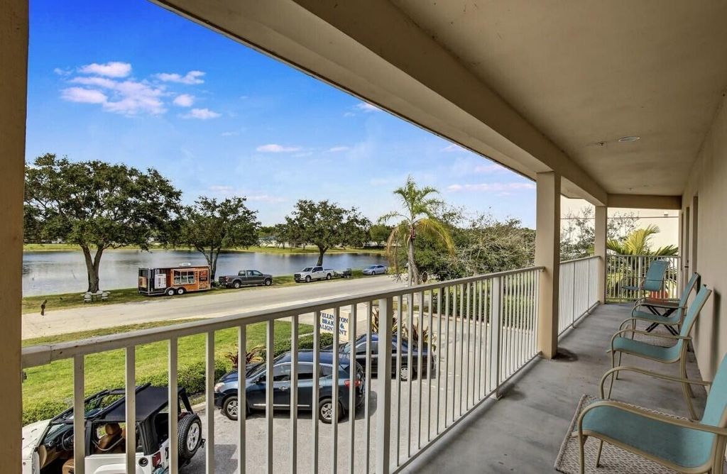 Image 1 of property listing at 3080 Fairlane Farms Road 3, Wellington, FL 33414