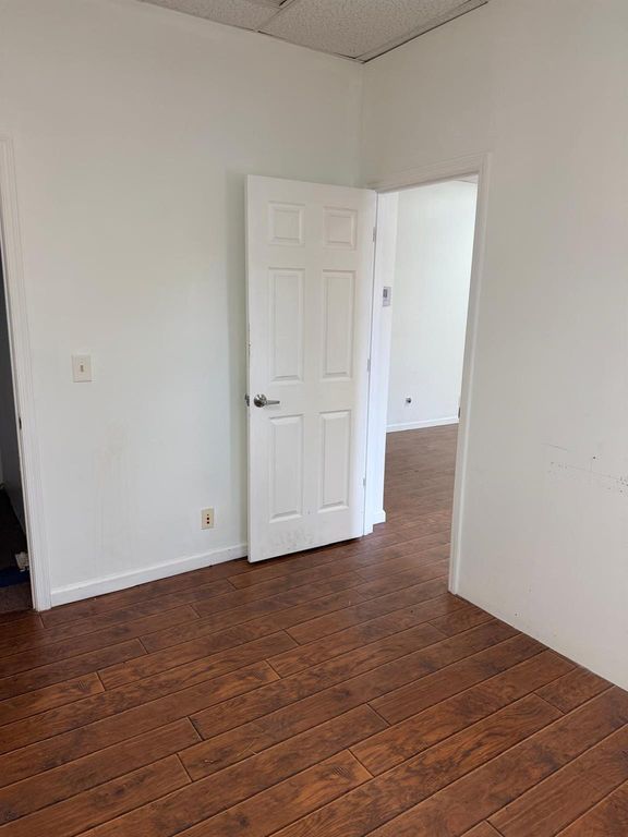 Image 4 of property listing at 3080 Fairlane Farms Road 3, Wellington, FL 33414