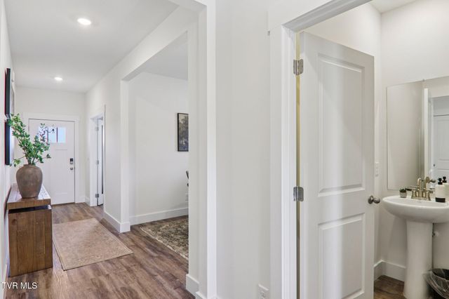 1071 Edison Road, Johnson City, TN 37615