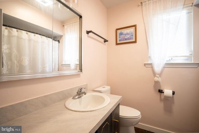 7 NAYLOR CT, Quakertown, PA 18951