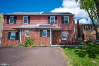 7 NAYLOR CT, Quakertown, PA 18951
