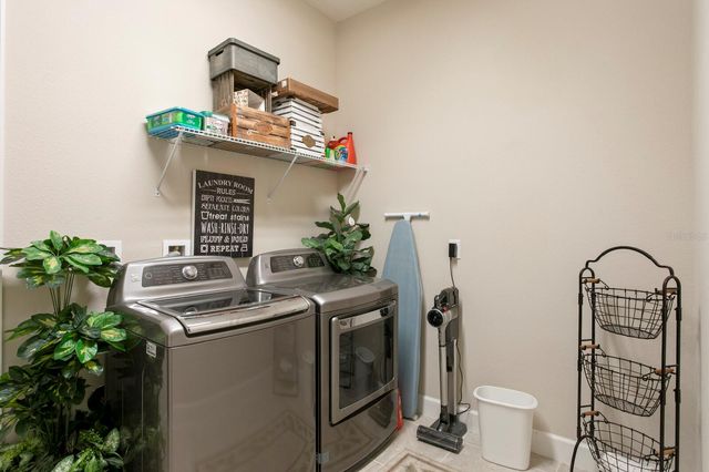 8717 SORANO VILLA DRIVE, Tampa, FL 33647